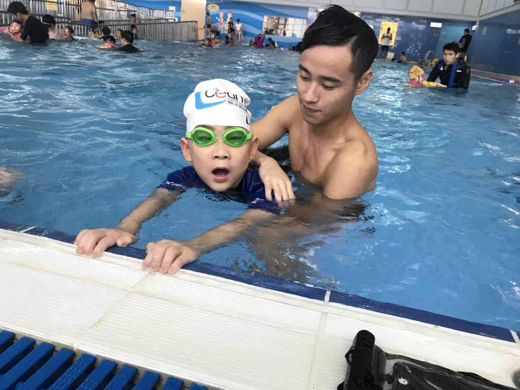 parent-child-swimming-happiness.jpg