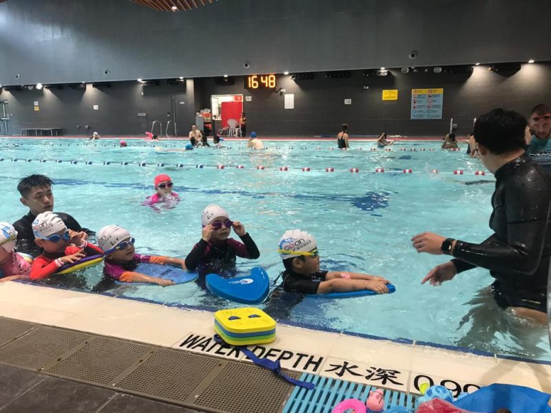 hk-swim-ocean-child115