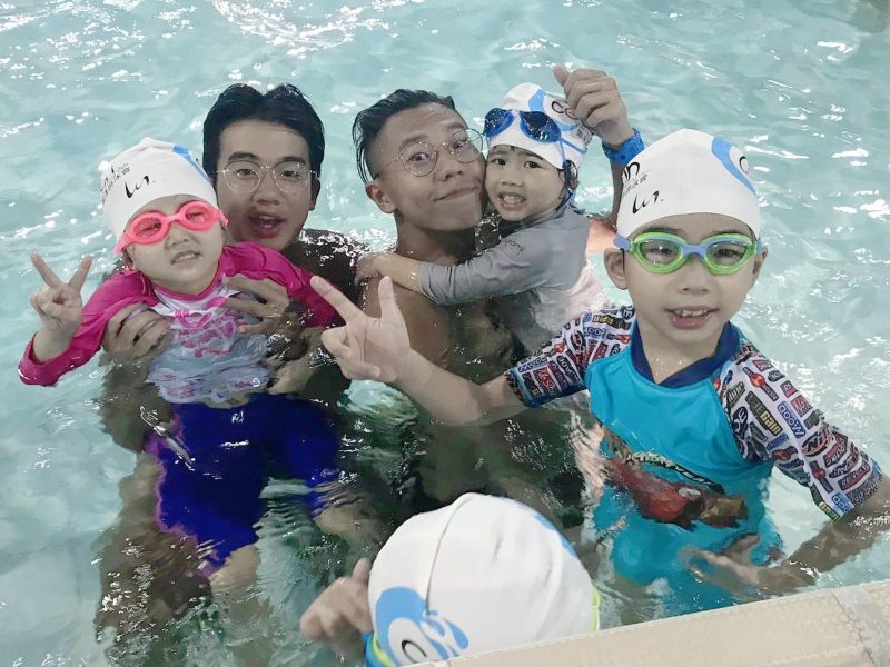 hk-swim-ocean-child734